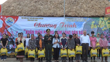 Kon Tum tŏng kum ăm kuăn pơlê ai tơdroăng rêh ối pá puât tơdah Têt