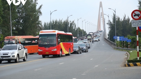 ពត៌មាន ម៉ោង​ ៦