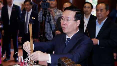 Củ tịc lơgar Võ Văn Thưởng chu ñàng kah kơlôi Củ tịc Hồ Chí Minh tàm tiah lời wơl Dà lơgar kwơ màng Kim Liên