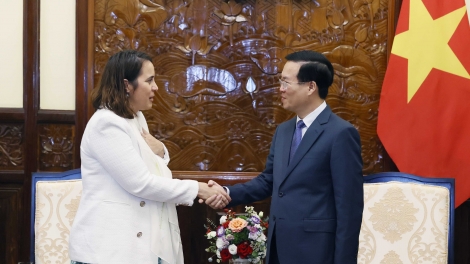 Kruanh dak wơt Đại sứ New Zealand n’hanh Đại sứ Peru