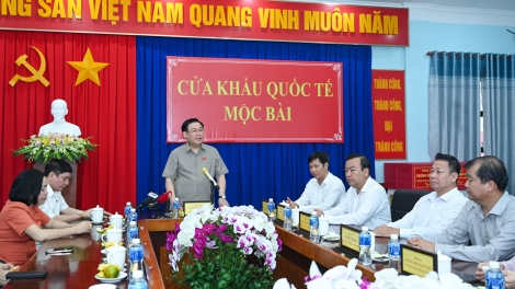 Kruanh Quốc hội Vương Đình Huệ khâl ăp rmôt n’gâng kan tâm mpông n’har đah dak ba dih Mộc Bài, Tây Ninh