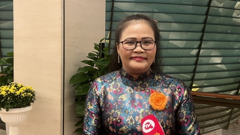 Mpŏng kâp mpeh trong ƀư an êng ăp bôk nău kan rƀŏng tĭng lam dak 