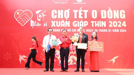 Chr’va Tết chr’năp pr’hay tước ooy k’r’bhâu pr’loọng đong zr’năh k’đhap “Chợ Tết 0 Đồng”