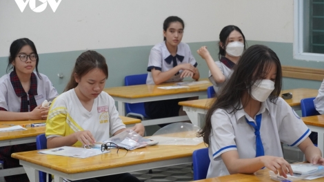 PLAIH BAC PILIH LABIK, SAHNENG RAPEIK RAPAI DALAM MBANG PAKACAH TAMAT THPT 2025