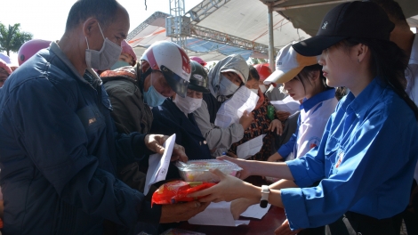 Mât uănh tết an nuĭh dơi kơl n’hanh nuĭh ach o 