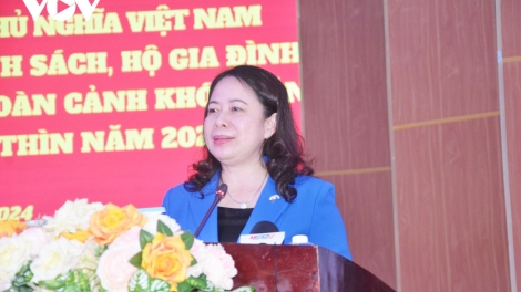 Phó Chủ tịch nước Võ Thị Ánh Xuân lướt lum lêy, đoọng pr’hêl Tết đhị tỉnh Bến Tre