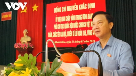 Phó Chủ tịch Quốc hội Nguyễn Khắc Định lum lâng hơnh Tết Đoàn Trường Sa