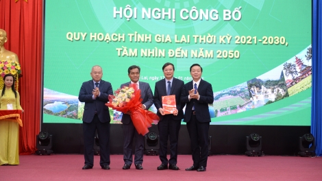 K’iăng khua knŭk kna Trần Hồng Hà nao hưn mthâo hdră čuăl mkă čar Gia Lai 