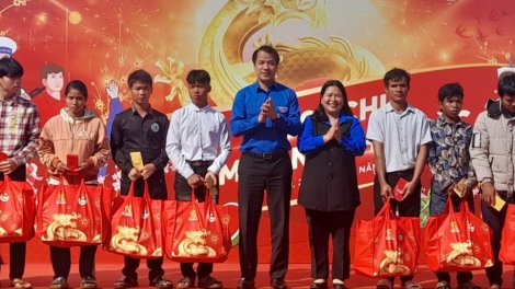 Trung ương Đoàn nsĭt Tết mpeh n’har bri bah lơ Tây Nguyên