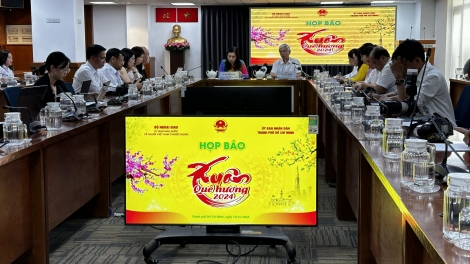 1000 čô mnuih Việt Nam hdĭp ti lăn čar ala tač êngao bi tuôm “yan mnga ƀuôn sang” ti ƀuôn prŏng Hồ Chí Minh