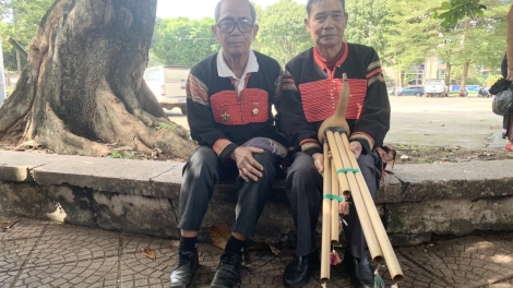 Kong tung tơdroăng rêh ối túa lĕm tro mơngế Rơđế