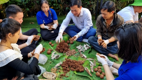 Lơh trạm pơgơl pil yau ai sră mờ sen lŭ tàm Buôn Ma Thuột