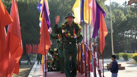 Tây Nguyên gơ rờm bal tàm Ngai chờ lòt ling gùt lơgar