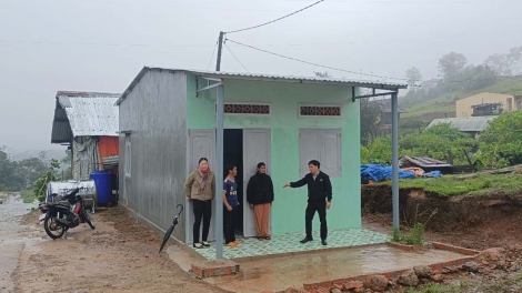 Năm mhe rhơn tâm ăp mblâm jay mhe bah rnăk ach o ta Kon Tum