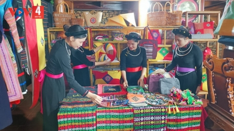 THAU DOM GHEIH MEKRE DI KHAN BAI LÂM BÌNH