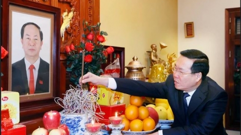 Kruanh dak mpoh su nhang kahgĭt nuĭh leo kan Đảng, ngih dak lĕ khĭt n’hanh tât khâl nuĭh tă leo kan Đảng, ngih dak.