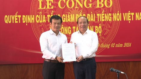 Mbơh nau ntrŭnh leo pă ƀư kan bah cán bộ Radio Việt Nam, ntŭk gŭ kan tâm nkuăl Tây Nguyên