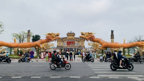 Ta hơ p’loọng k’cir Huế đoọng moot lêy k’gooh coh 3 t’ngay Tết