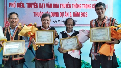 Pôa A Lip-Ngế ki hnê djâ túa lĕm tro ăm khu rơxông nếo