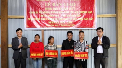 Quảng Bình: Pa zao đoọng đong Đại đoàn kết ha 4 pr’loọng đong đhanuôr Rục coh chr’val Thượng Hoá, chr’hoong Minh Hoá