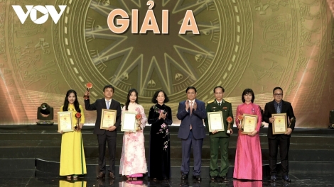 Khua knŭk kna gĭt gai Knăm jao klei pah mni Kmŭt mniă kñĭ tal VIII 