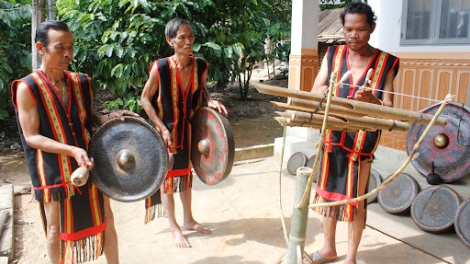 Am ngiên hvang tiêu 'nă (Hãy chờ em cùng đi)