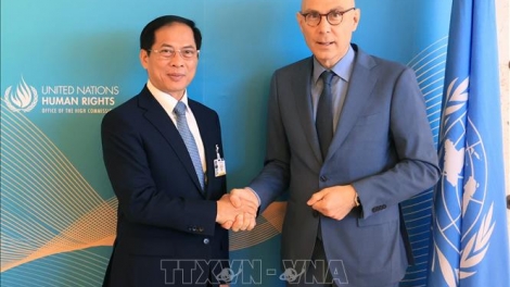 Roh hôp khu râ kăn xiâm Hneăng 55 Hô̆i đong Hnoăng kuăn mơngế Khu lâp kong têa: Việt Nam veăng kum hên ƀă ai hnoăng