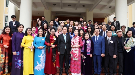 Hên khu ki rơkê, hriăn plĕng khoa hok, văn ngê̆ sih cho mâu ngế ki djâ troăng, xua vâ kum tơnêi têa