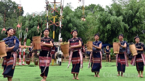 Nĕ hut tơdrong so