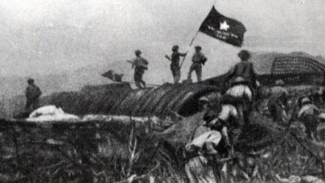 Hop akŏm khoa hok: “Jơnei rơngei Điên Biên Phủ-Tơdrong kăp gĭt chăl sơnăm păng tơdrong kăl chăl hơrih”