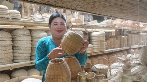 SA-AI TRƯƠNG THỊ BẠCH THUỶ JAK JENG HAONG BRUK PAK PANDAP MENG KAN