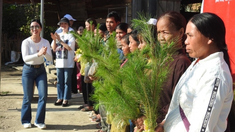 Pơjao 100.000 tơm tơđah ‘long hơngo ăn 200 unh hnam Xơ Đăng hin dơnuh 