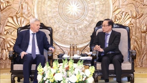 Nga ling lang lăng kơjăp tơdrong hơmet pơ ‘lơ̆ng, atŏk tơ iung tơgoăt tơgoăl hăm Việt Nam