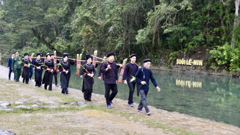 Broă lơh tàñ ồi kòn cau bơh cau Tày dê tàm Cao Bằng geh dờp Phan lời wơl niam chài ờ di phan bơna dà lơgar