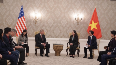 Lơgar Việt Nam hòi jà lơgar Mỹ sền gròi tam pà bal broă lơh mờng chài mờ lơh broă bal bè khoa họk kông nghệ lơh sa suơn sre