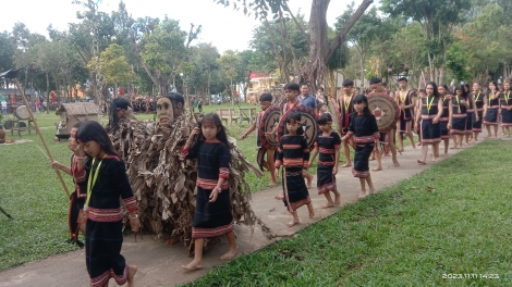 Ngế kơdrâi Jarai ƀă hiâm mơno hâk git cheăng tĕn hmôu, jiâ