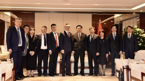 Khua bruă kƀĭn ala Vương Đình Huệ drông leh dŭm êpul grŭp prŏng ti ƀuôn prŏng Thượng Hải 