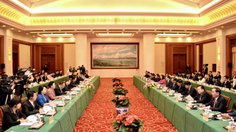 Pôa Vương Đình Huệ, Kăn xiâm hnê ngăn Kuô̆k hô̆i trâm mâ Kăn pơkuâ hnê ngăn cheăng Đảng kong pơlê Vân Nam, Sinuâ