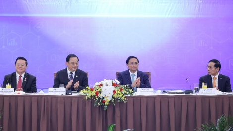 Khua knŭk kna Việt Nam lehanăn khua knŭk kna Lào kiă kriê leh klei trông čhai hŏng phung duh mkra ASEAN lehanăn dŭm ala čar hgŭm 