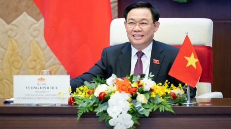 Khua git gai pơ ala mơnuih ƀôn sang dêh čar ơi Vương Đình Huệ pơhiăp telephôn hăng Khua git gai pơ ala mơnuih ƀôn sang gơnong dlông dêh čar Kur Hun Sen