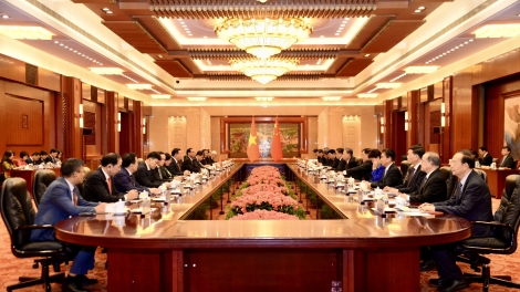 Kruanh Quốc hội Vương Đình Huệ tâm nchră n’hanh ký ton tâm boh đah Ủy viên trưởng Nhân đại lam dak Trung Quốc Triệu Lạc Tế