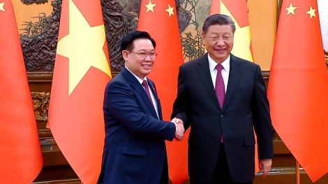 Kơdră chĕp pơgơ̆r Kuô̆k hôi Vương Đình Huệ pơma dơnuh hăm Tổng Bí Thư Tập Cận Bình  