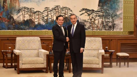 Kơ iĕng Thủ tướng Teh đak Trần Lưu Quang pơma dơnuh hăm Kơdră chĕp pơgơ̆r Hơnih tơm jang tơbôl Trung Quốc Vương Nghị