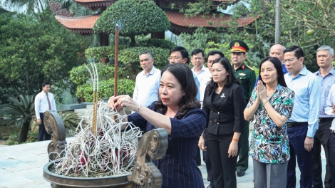 Jâ Võ Thị Ánh Xuân, teăng Kăn xiâm hnê ngăn tơnêi têa chôu nhâng tơbâ Pôa Hồ Chí Minh, Kăn xiâm hnê ngăn tơnêi têa hneăng apoăng a ATK Định Hóa