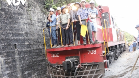 ĐHR’ĐHUÔNG C’LÂNG SẮT BẮC – NAM ĐĂH BỌONG BÃI GIÓ, TỈNH KHÁNH HÒA TƠỢ LÂH 9 T’NGAY K’ĐÊỆNG