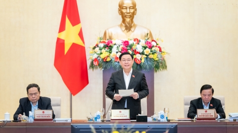 Ntơm pơk rơh hop way nkô̆ pháp luật bah Uỷ ban Thường vụ Quốc hội