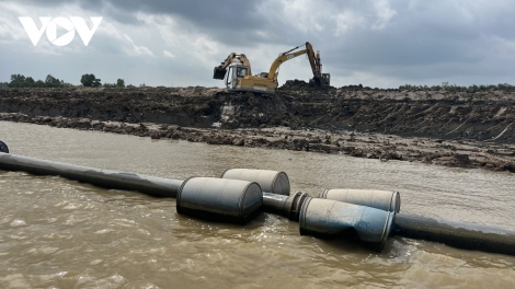 ពត៌មាន ម៉ោង​ ៦