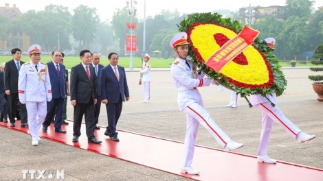 Kwang đơng lam bồ Đảng, dà lơgar mut còp gơlăng ƀồc Củ tịc Hồ Chí Minh