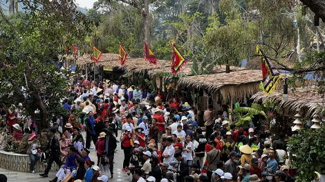 Tây Nguyên duh kah Bơtau Hùng sơlơ lơh niam rlau tai bơta tam klăc  bal wèt rê bal nggu ryah jơi bơtiàn 