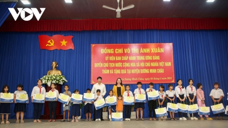 ពត៌មាន ម៉ោង ១៥